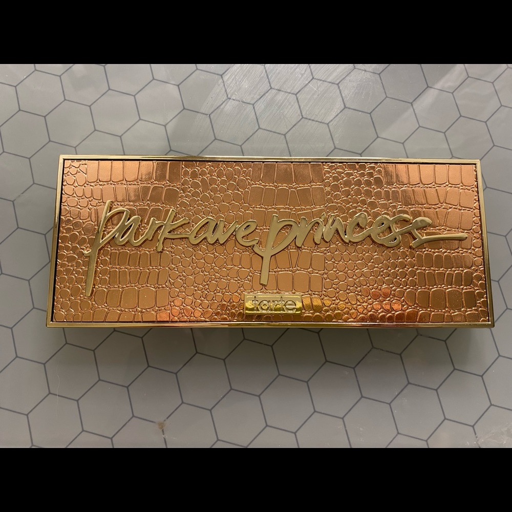 Park Avenue Princess bronzer on palette